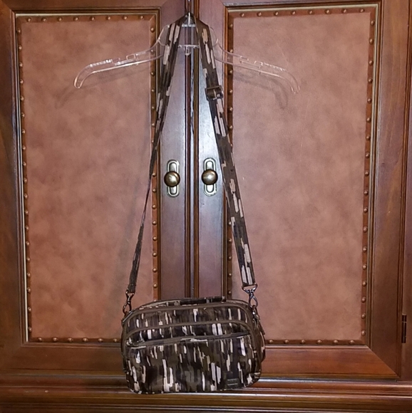 Lug Scoop camo crossbody bag purse - Picture 6 of 7